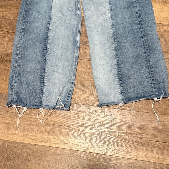 GAP Two-Tone Blue Flare Jeans - Picture 4 of 7